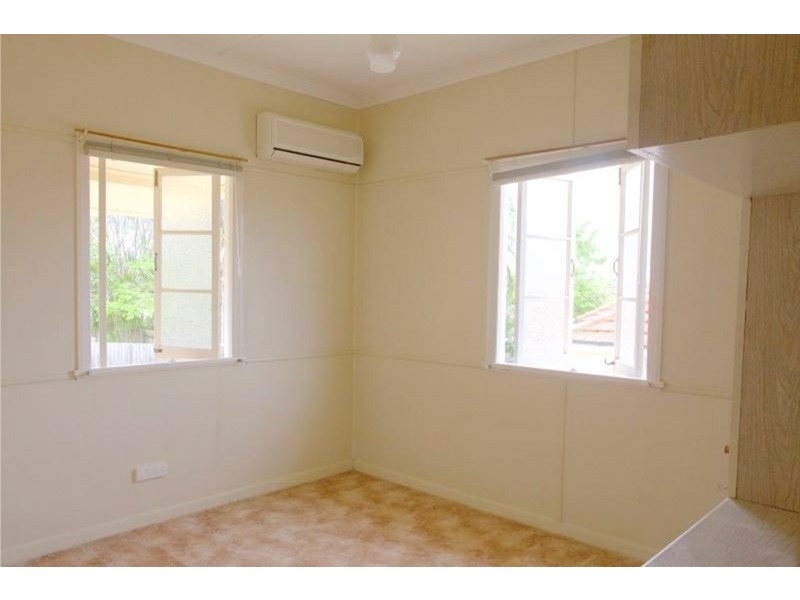 97 Murton Avenue, Holland Park QLD 4121