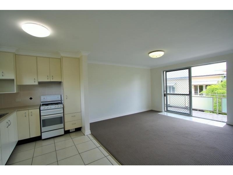 2/34 Swain Street, Holland Park West QLD 4121