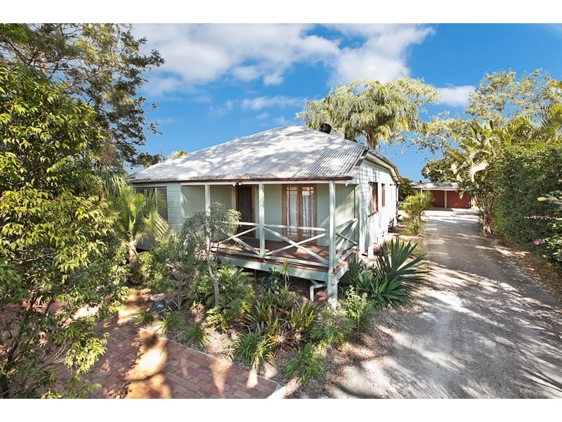 99 Kianawah Road, Wynnum West QLD 4178