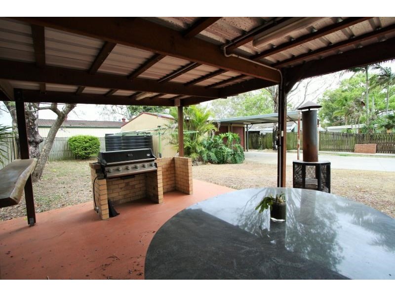 99 Kianawah Road, Wynnum West QLD 4178