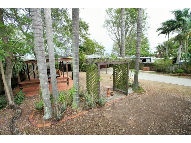 99 Kianawah Road, Wynnum West QLD 4178