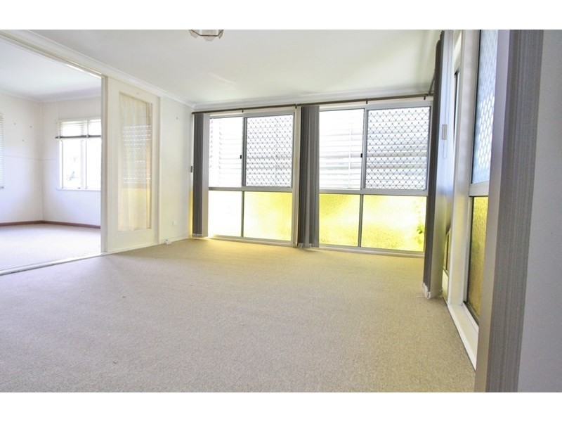 31 Seville Road, Holland Park QLD 4121