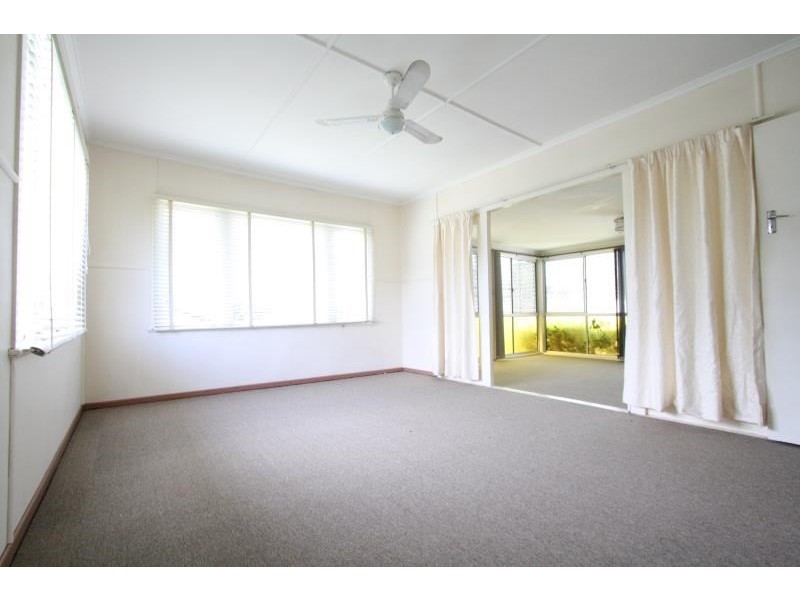 31 Seville Road, Holland Park QLD 4121