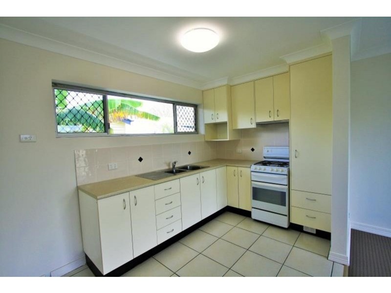 2/34 Swain Street, Holland Park West QLD 4121