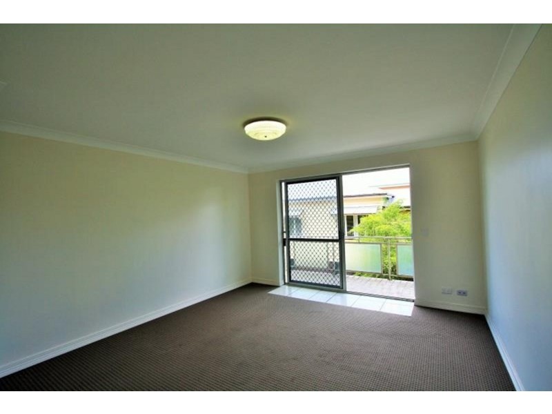 2/34 Swain Street, Holland Park West QLD 4121