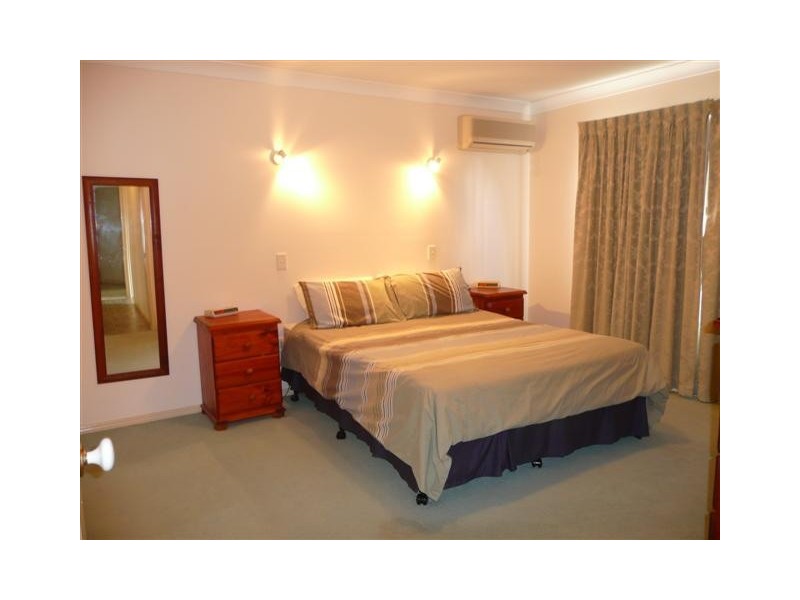 90 Nardie Street, Eight Mile Plains QLD 4113