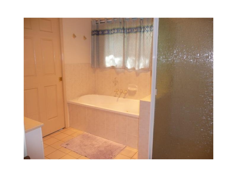 90 Nardie Street, Eight Mile Plains QLD 4113