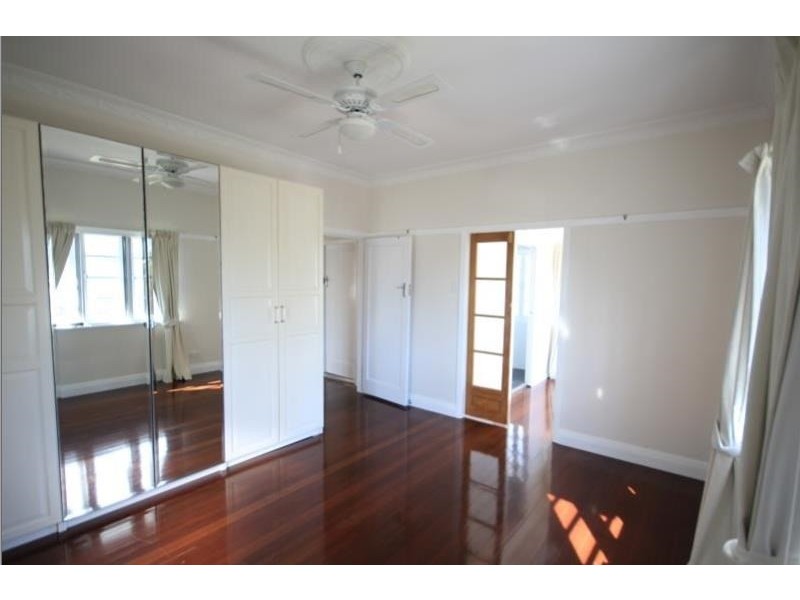 17 Love Street, Holland Park QLD 4121