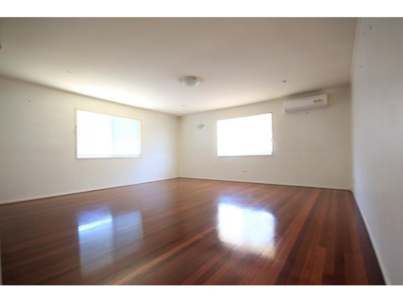 25 Walter Street, Holland Park West QLD 4121