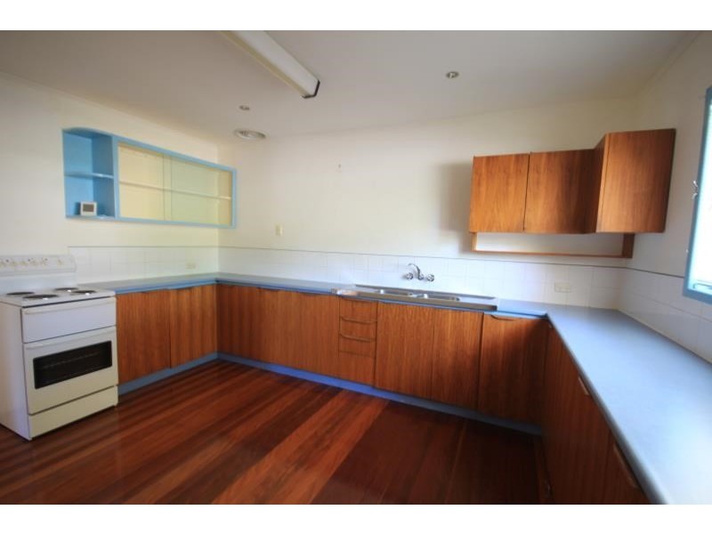 25 Walter Street, Holland Park West QLD 4121