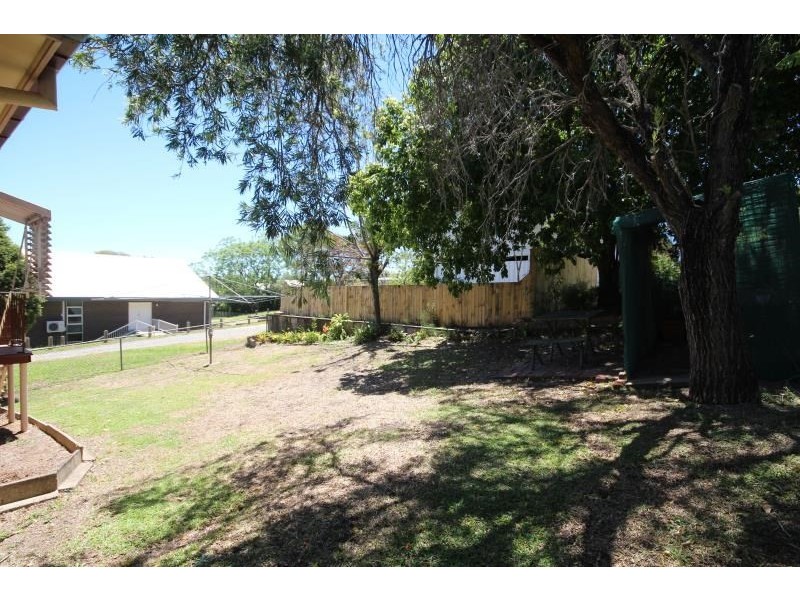 25 Walter Street, Holland Park West QLD 4121