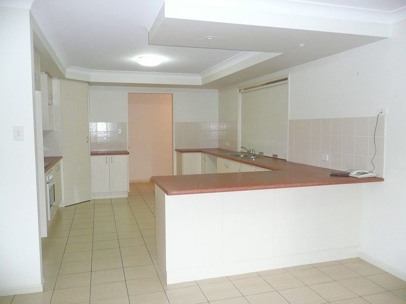 6 Hector Street, Holland Park QLD 4121