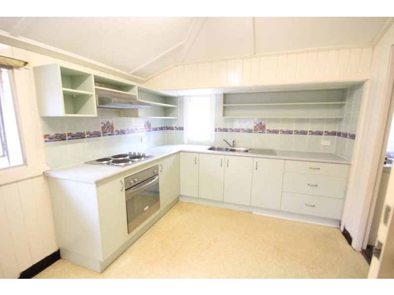 1133 Logan Road, Holland Park QLD 4121