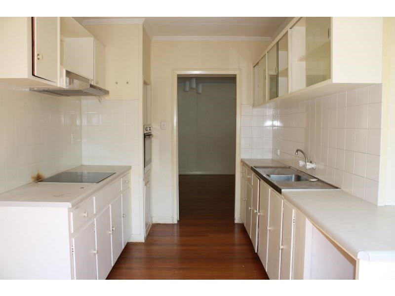 15 Dagmar Street, Holland Park West QLD 4121