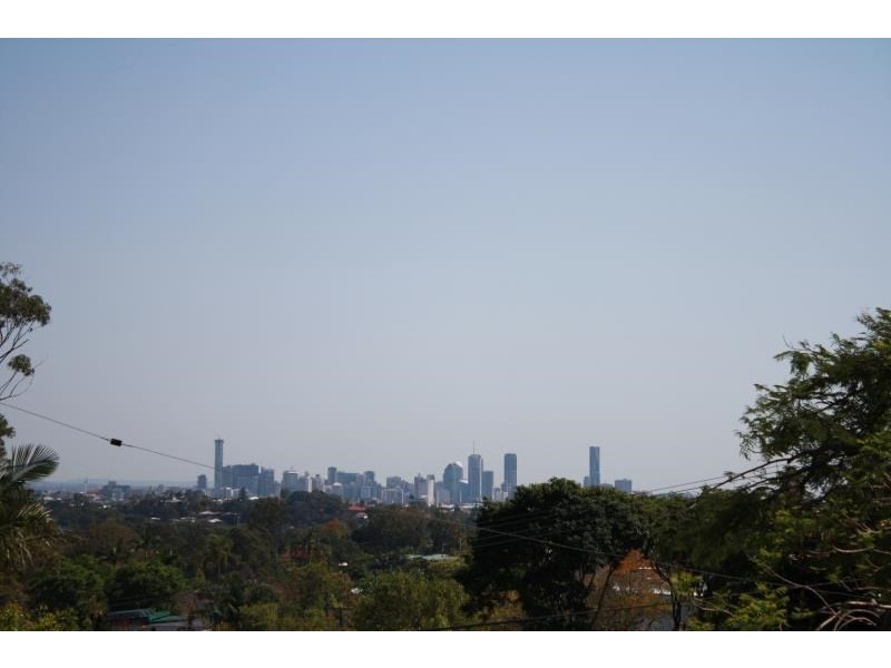 15 Dagmar Street, Holland Park West QLD 4121