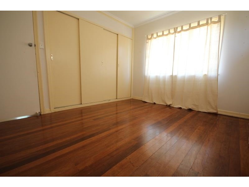 15 Dagmar Street, Holland Park West QLD 4121