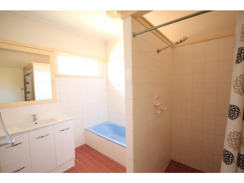 15 Dagmar Street, Holland Park West QLD 4121