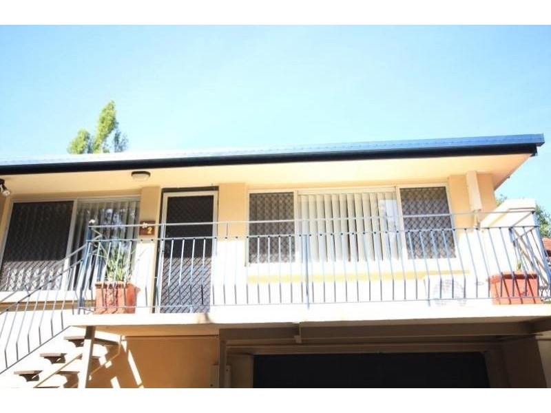 2/402 Nursery Road, Holland Park QLD 4121