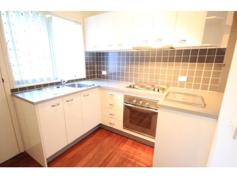 2/402 Nursery Road, Holland Park QLD 4121