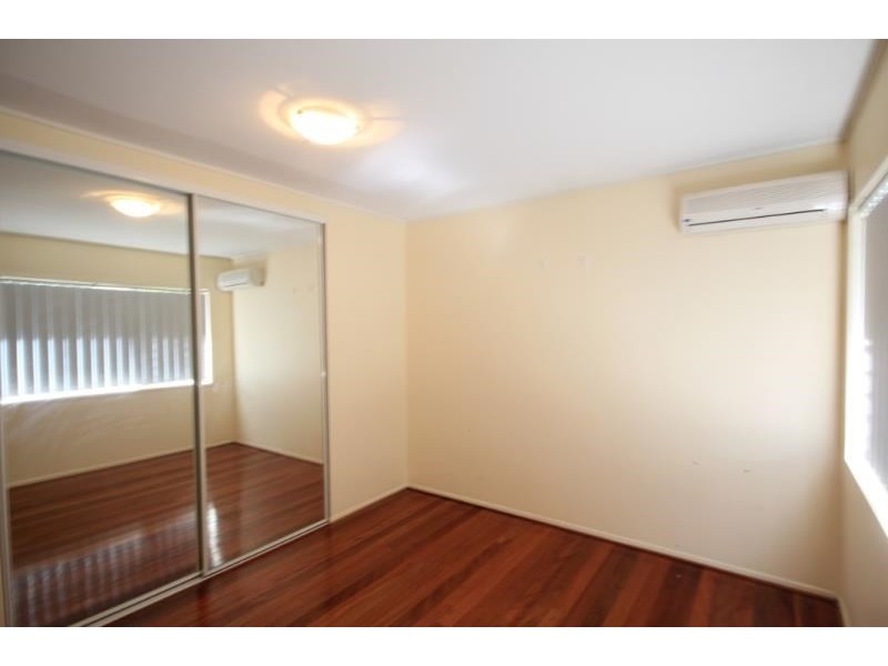 2/402 Nursery Road, Holland Park QLD 4121