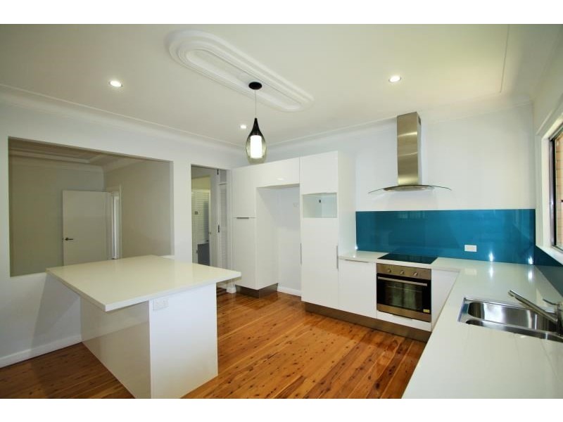 118 Holland Road, Holland Park QLD 4121