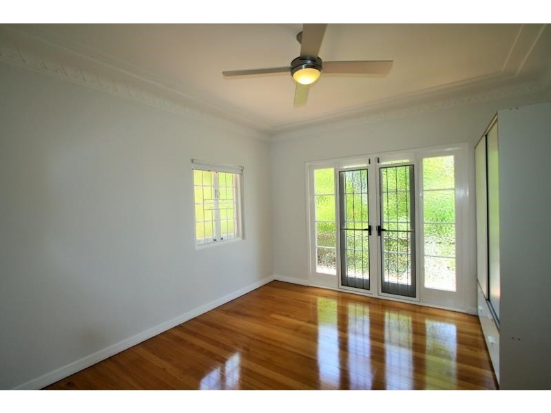 118 Holland Road, Holland Park QLD 4121