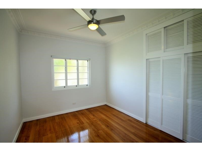 118 Holland Road, Holland Park QLD 4121