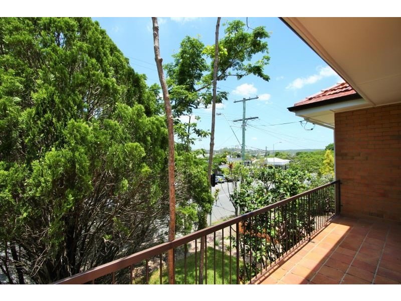 118 Holland Road, Holland Park QLD 4121