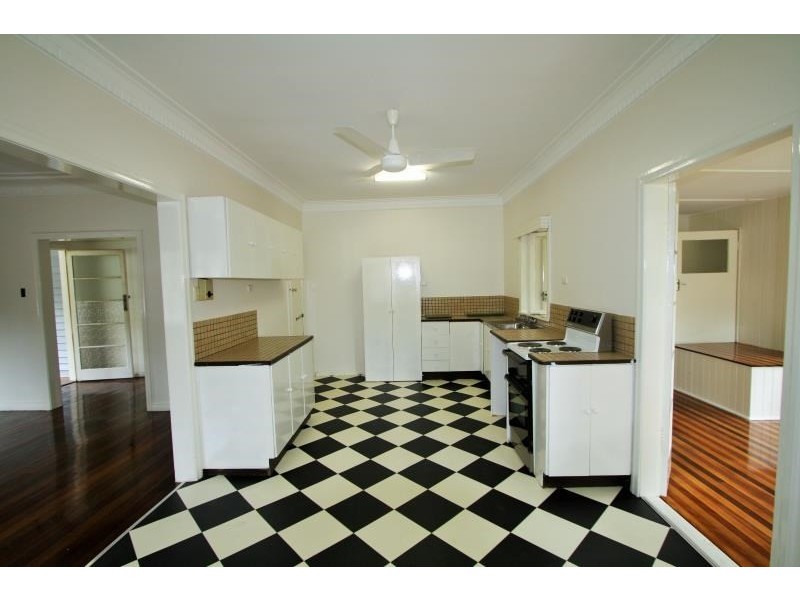 138 Holland Road, Holland Park QLD 4121