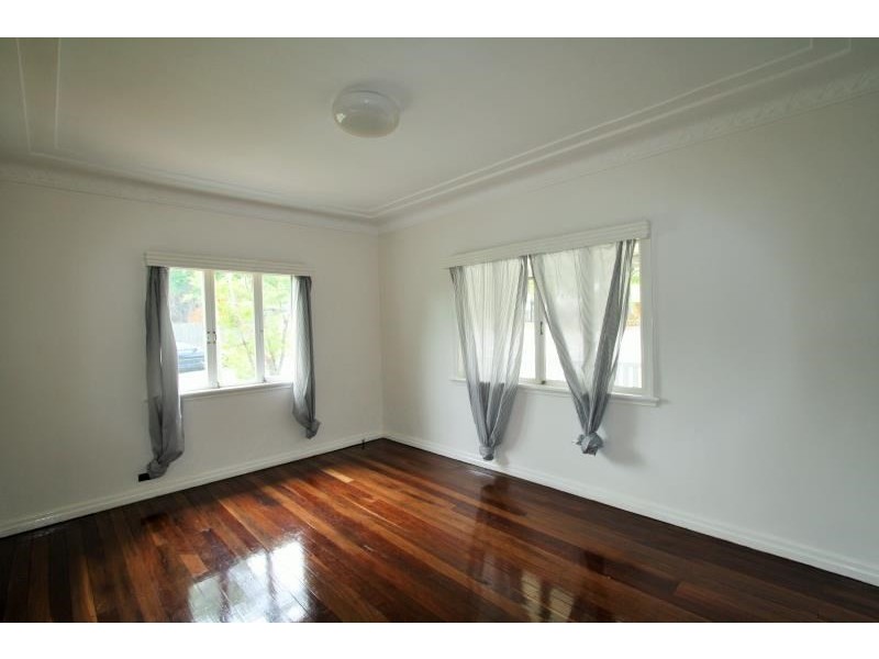 138 Holland Road, Holland Park QLD 4121