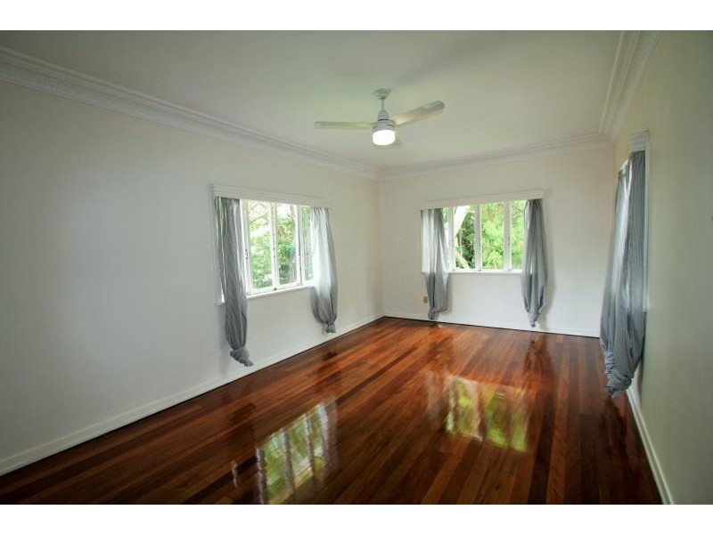 138 Holland Road, Holland Park QLD 4121