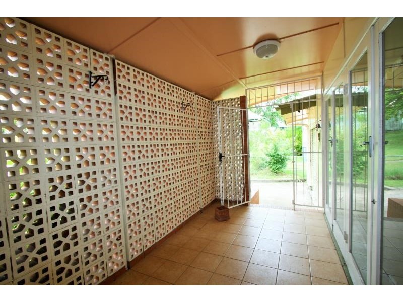 11 Steele Street, Holland Park QLD 4121