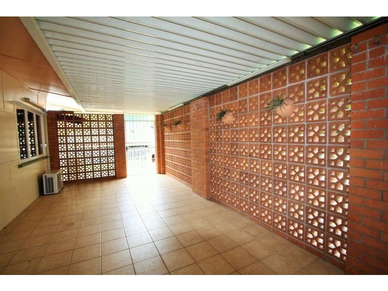 11 Steele Street, Holland Park QLD 4121