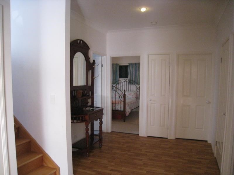 5 Pond Street, Mount Gravatt East QLD 4122