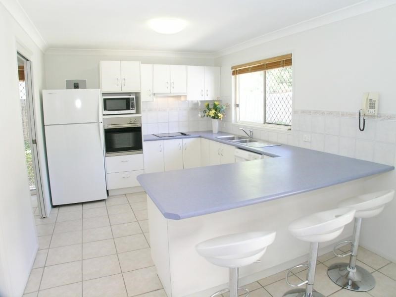 28 Estate Place, Holland Park West QLD 4121