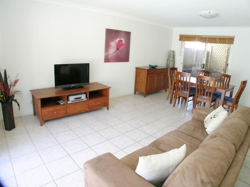 28 Estate Place, Holland Park West QLD 4121