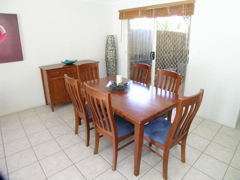 28 Estate Place, Holland Park West QLD 4121