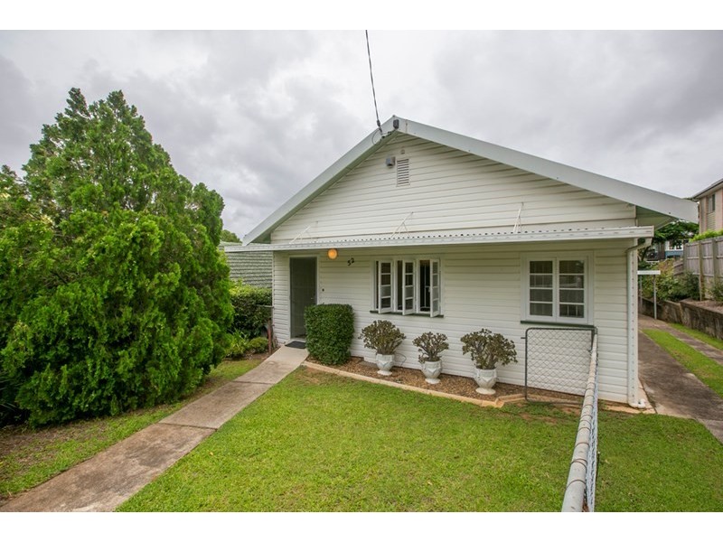 52 Hockings Street, Holland Park West QLD 4121