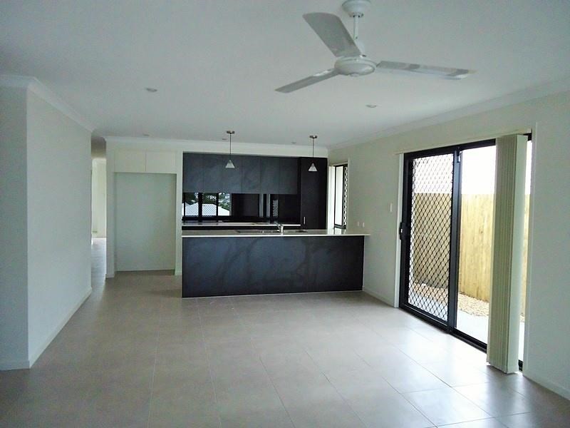 33 Gresswell Crescent, Upper Coomera QLD 4209