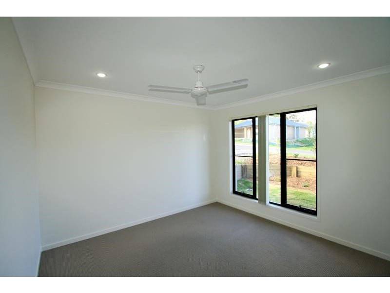 33 Gresswell Crescent, Upper Coomera QLD 4209