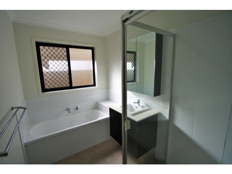 33 Gresswell Crescent, Upper Coomera QLD 4209