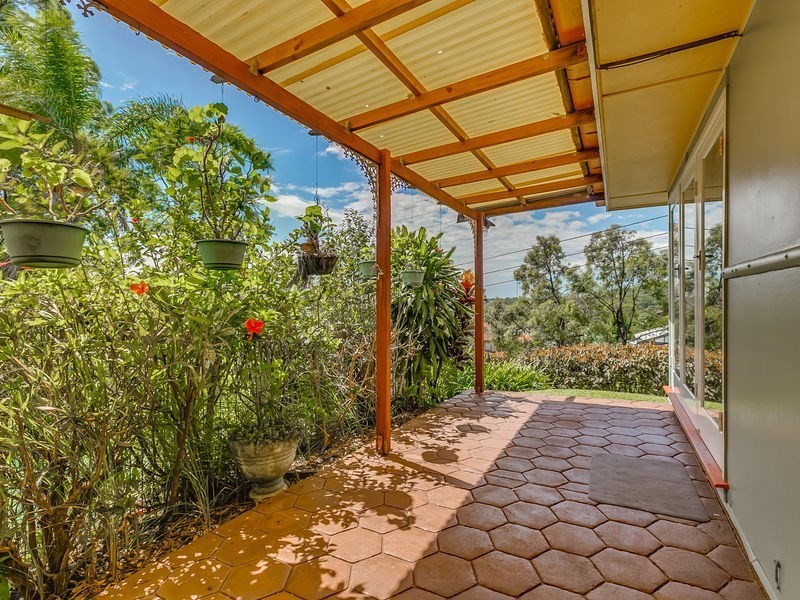 33 Hockings Street, Holland Park West QLD 4121