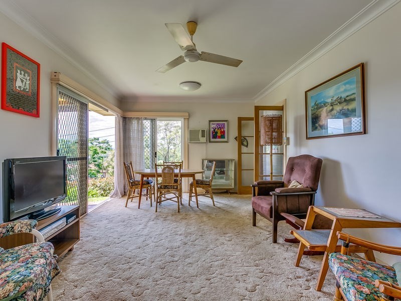 33 Hockings Street, Holland Park West QLD 4121