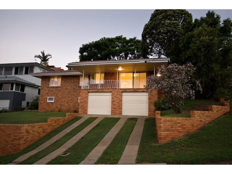 2 Harbut Street, Holland Park West QLD 4121