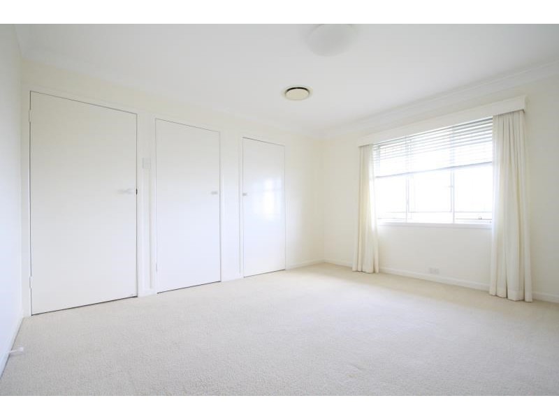 2 Harbut Street, Holland Park West QLD 4121