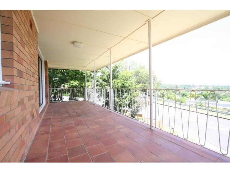 2 Harbut Street, Holland Park West QLD 4121