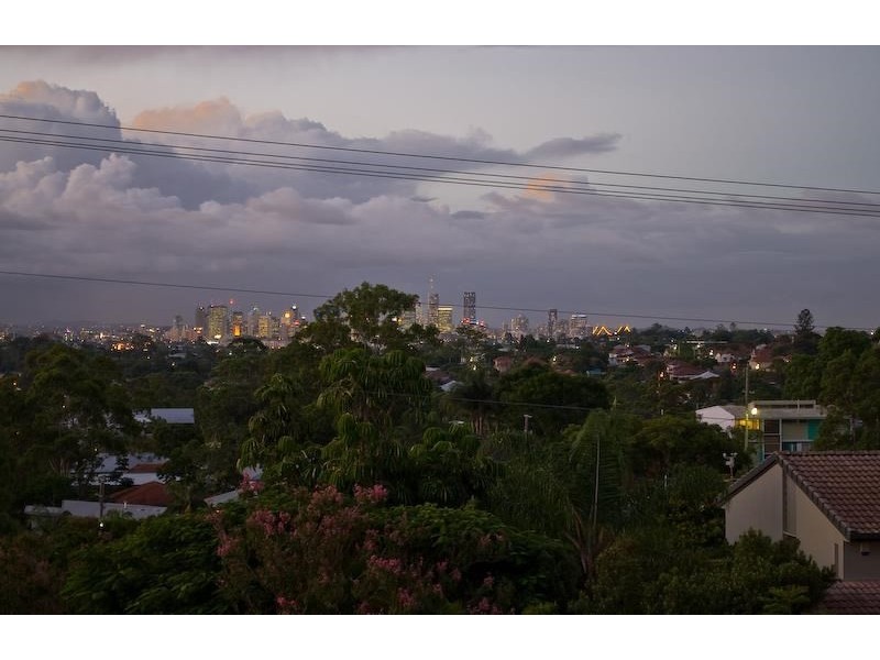 2 Harbut Street, Holland Park West QLD 4121