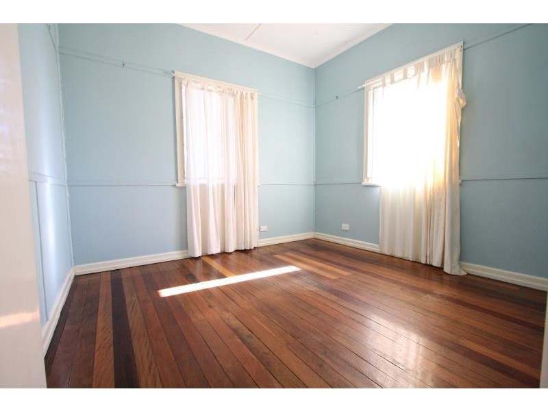 14 Mar Street, Holland Park QLD 4121