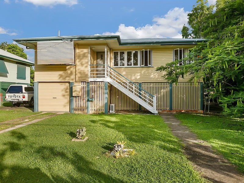 182 Sterculia Avenue, Holland Park West QLD 4121