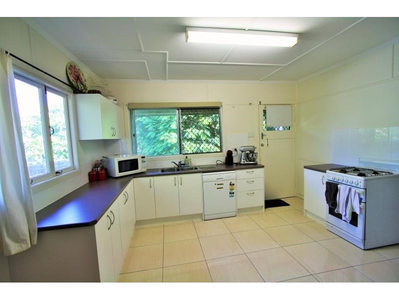 106 Marshall Road, Holland Park West QLD 4121